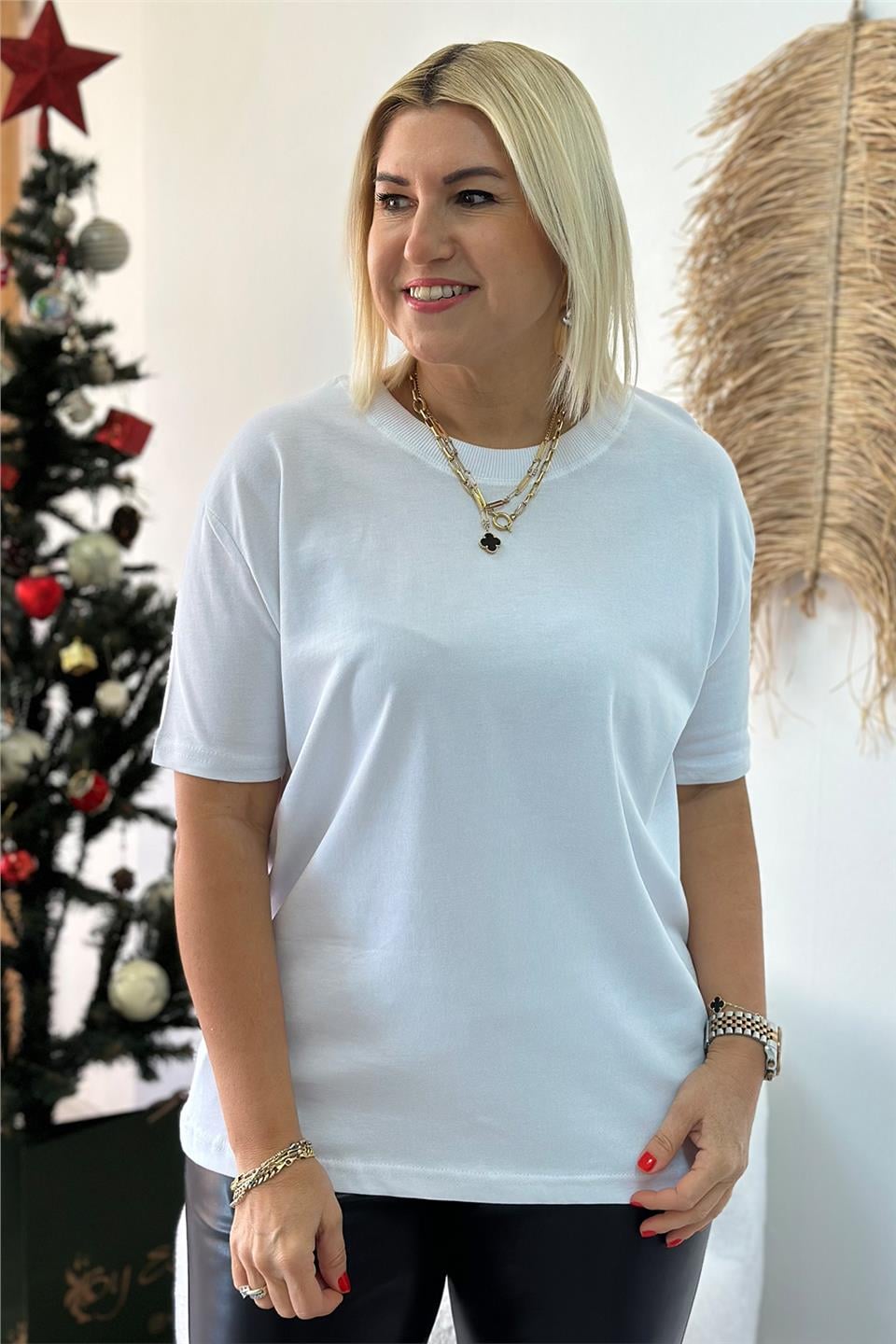 Beyaz Bisiklet Yaka Basic T-ShirtUTS241131-BEYAZ-S