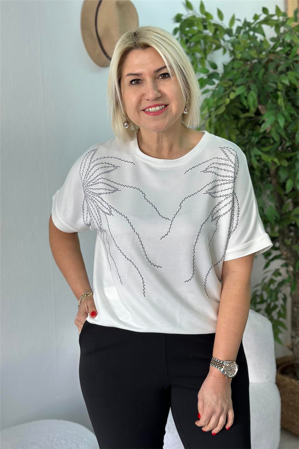 Beyaz Bisiklet yaka Çiçek Desen Taş Baskılı Penye TshirtUTS25002062-BEYAZ-M/L