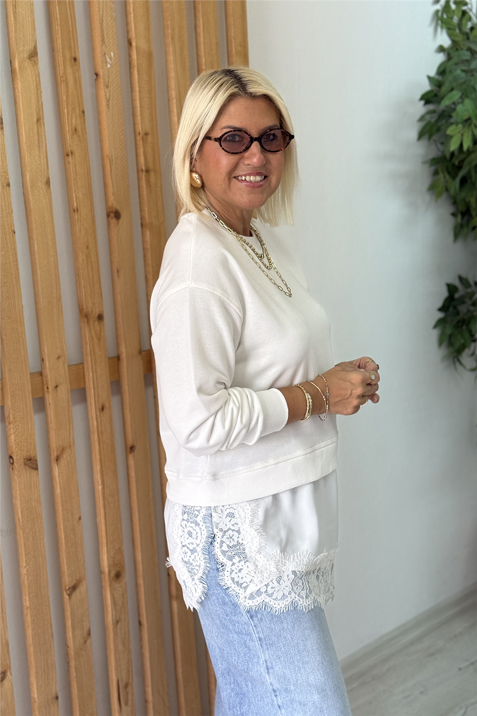 Beyaz Bisiklet Yaka Eteği Saten Dantelli SweatUSW26001003-BEYAZ-S