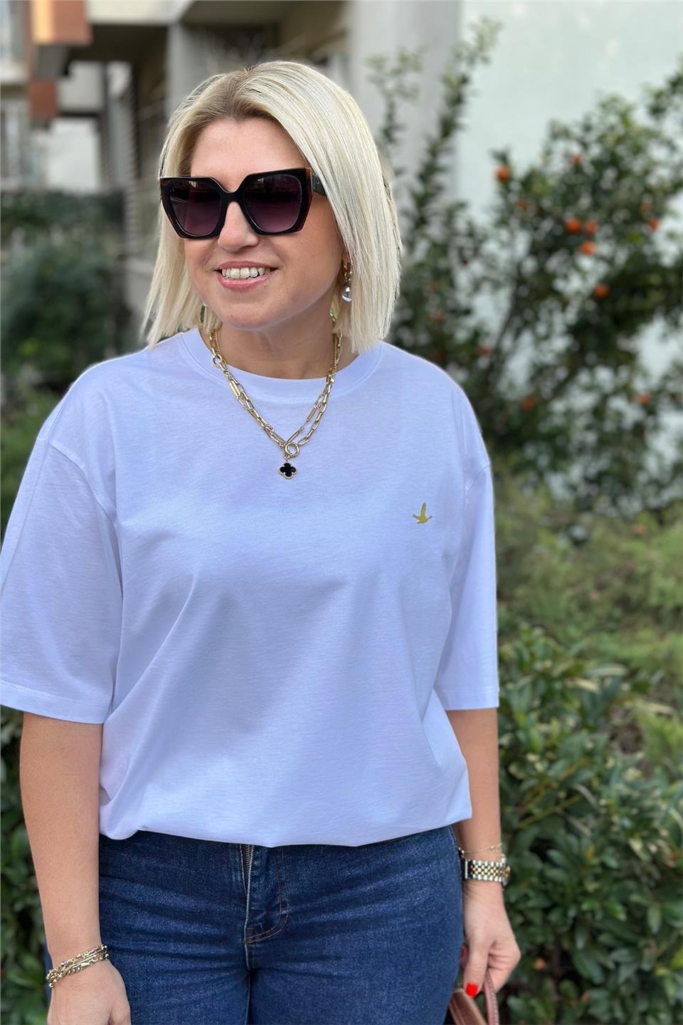 Beyaz Bisiklet Yaka Kuş Baskılı TshirtUTS241135-BEYAZ-S