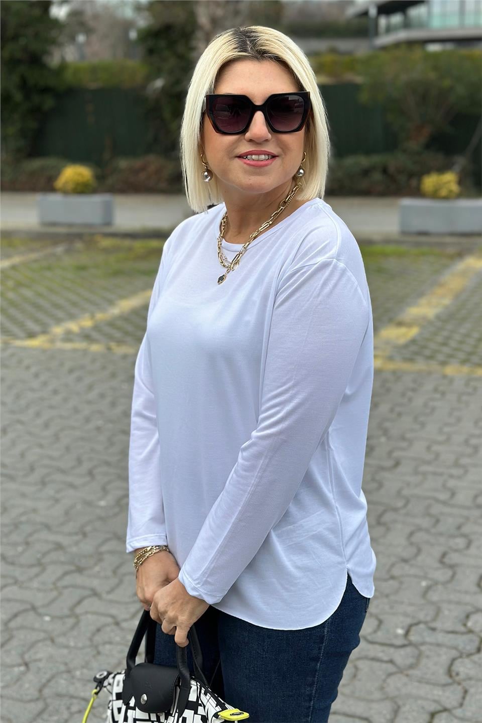 Beyaz Bisiklet Yaka Yandan Yırtmaçlı Basic T-ShirtUTS241133-BEYAZ-S