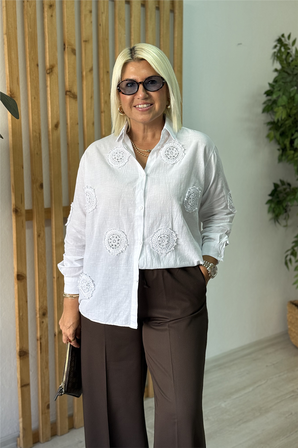 Beyaz Çiçek Fistolu Pamuk GömlekGM20260050-BEYAZ-S