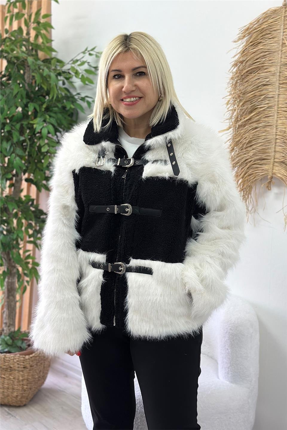 Beyaz İthal Kemer Detaylı Peluş Garnili KürkDY24121811-BEYAZ-STD