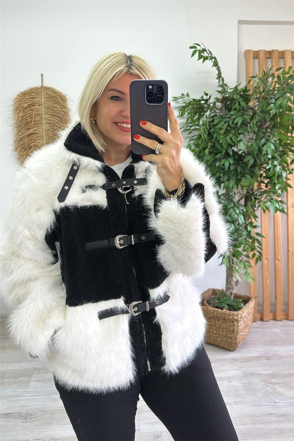 Beyaz İthal Kemer Detaylı Peluş Garnili KürkDY24121811-BEYAZ-STD