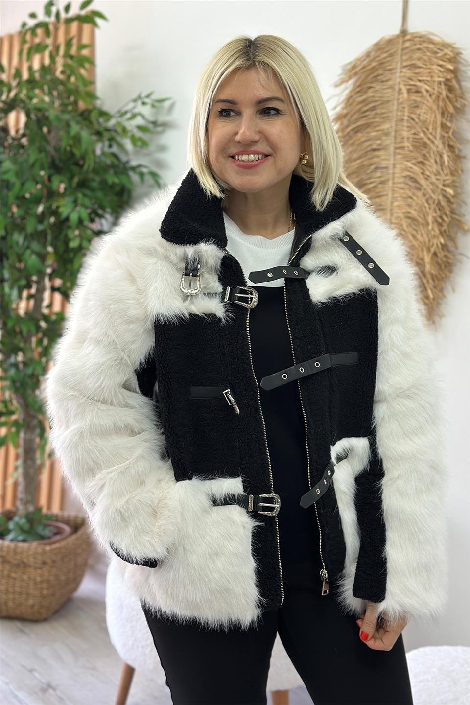 Beyaz İthal Kemer Detaylı Peluş Garnili KürkDY24121811-BEYAZ-STD