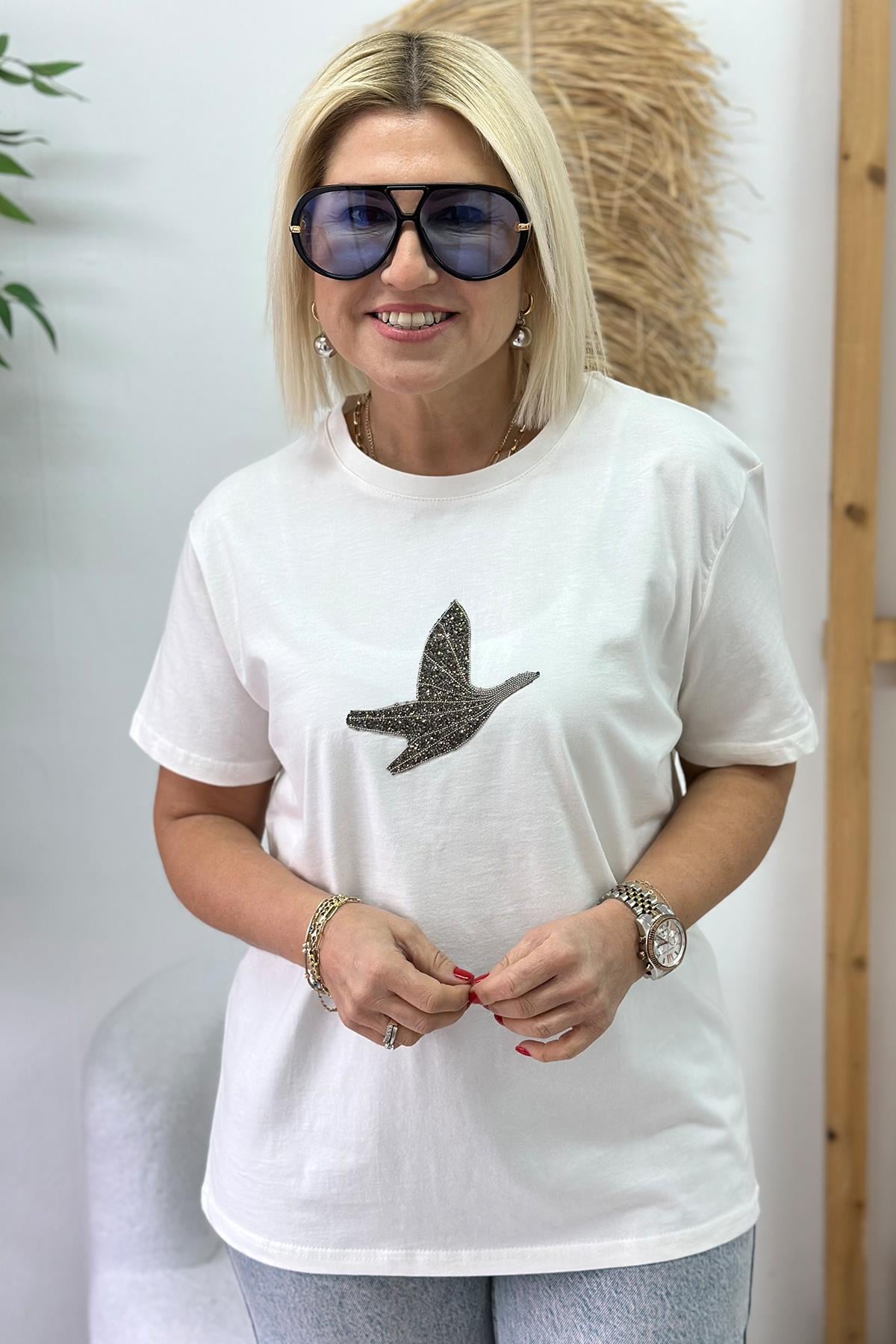 Beyaz Kuş İşlemeli Gümüş Taşlı TshirtUTS25002055-BEYAZ-S