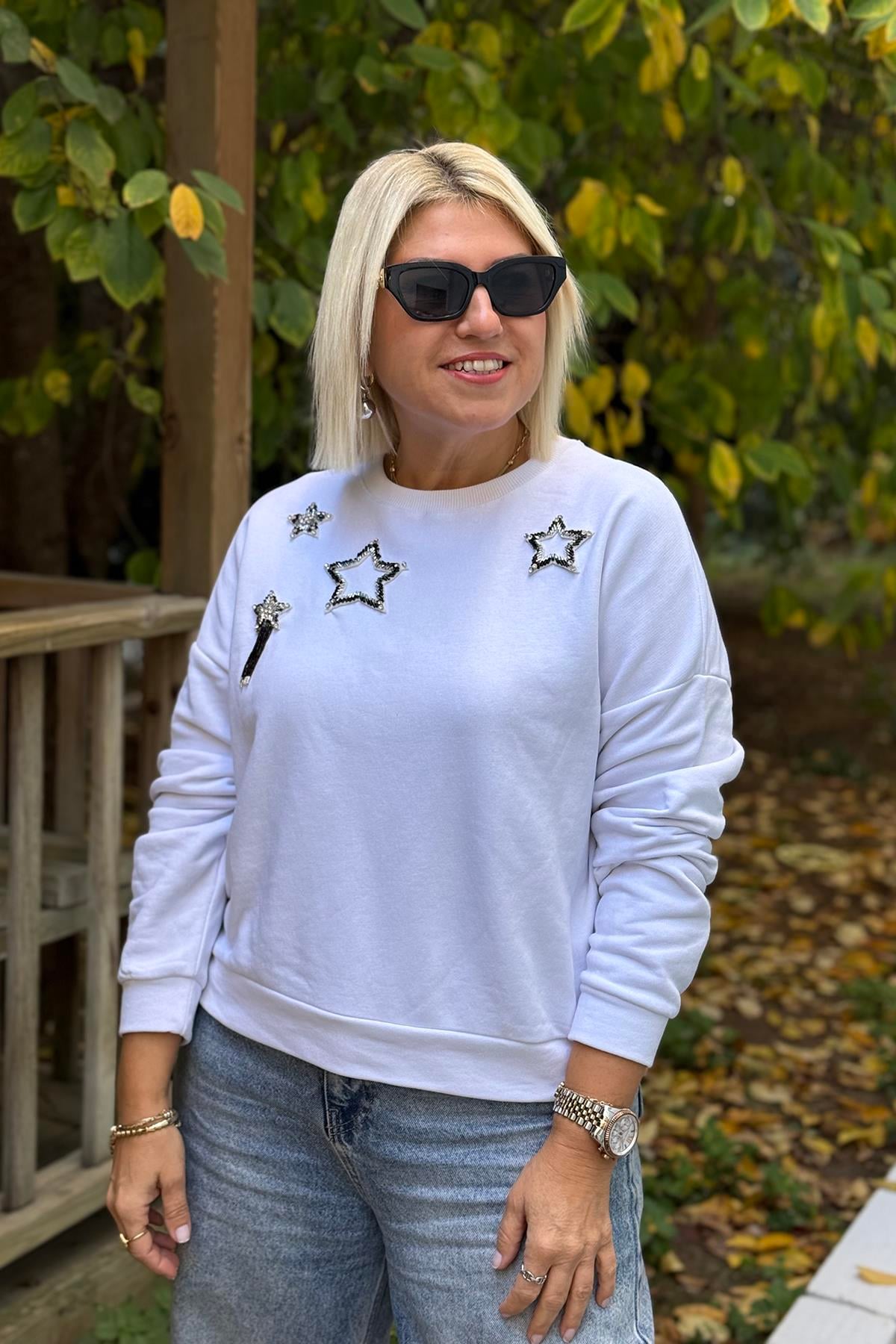 Beyaz Yıldız Nakışlı Taşlı SweatshirtUSW0243013-BEYAZ-S