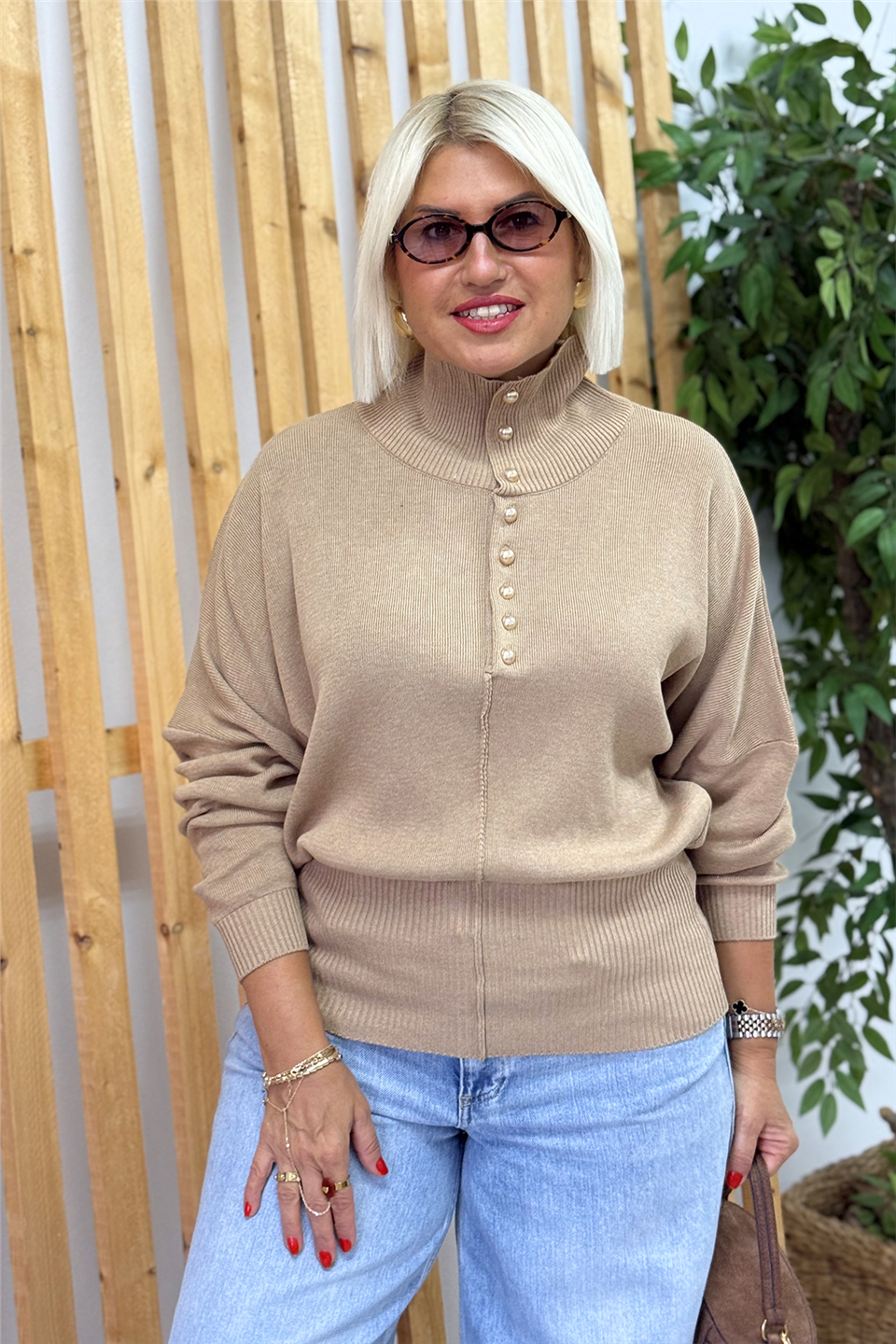 Camel Dik Yaka İnci Düğmeli Belden Oturtmalı TrikoUT26001074-CAMEL-STD