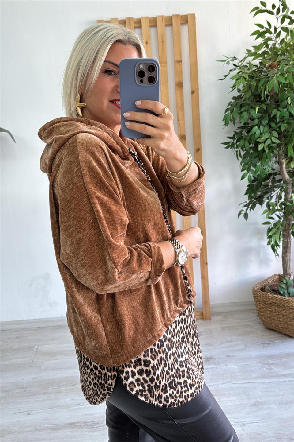 Cappucino Kapüşonlu Leopar Gömlek Detaylı Kadife SweatUSW0243021-CAPPUCINO-STD
