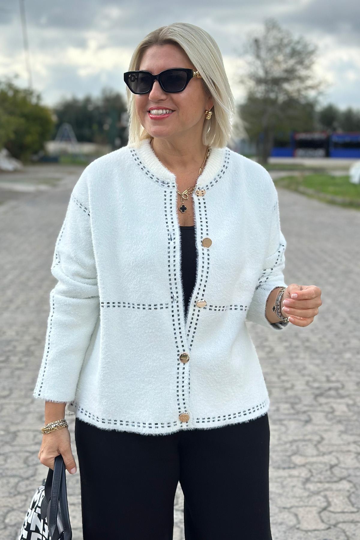 Gold Düğmeli Çizgi Şeritli Beyaz Angora HırkaDK2230148-BEYAZ-STD