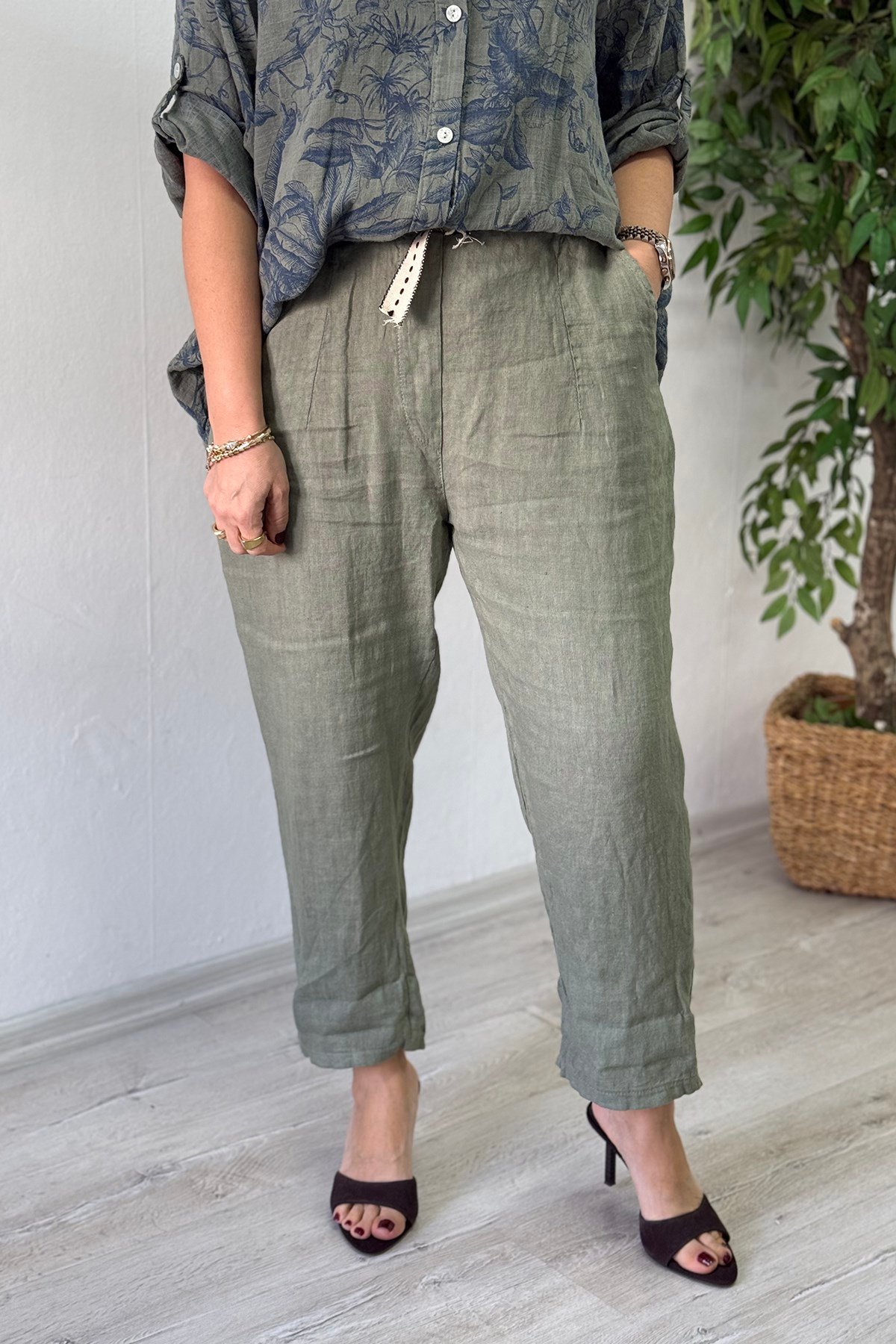 Haki Beli Kemer Detaylı Keten PantolonAK224047-HAKI-STD