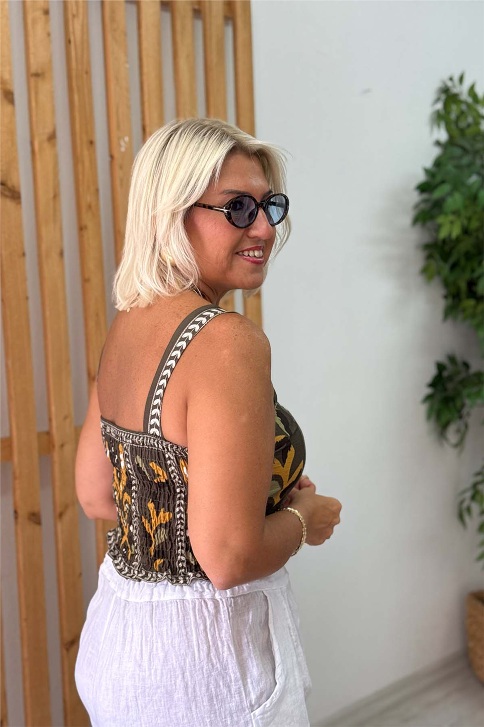 Haki Etnik Desen Sıfır Kol BluzUBL2412278-HAKI-STD