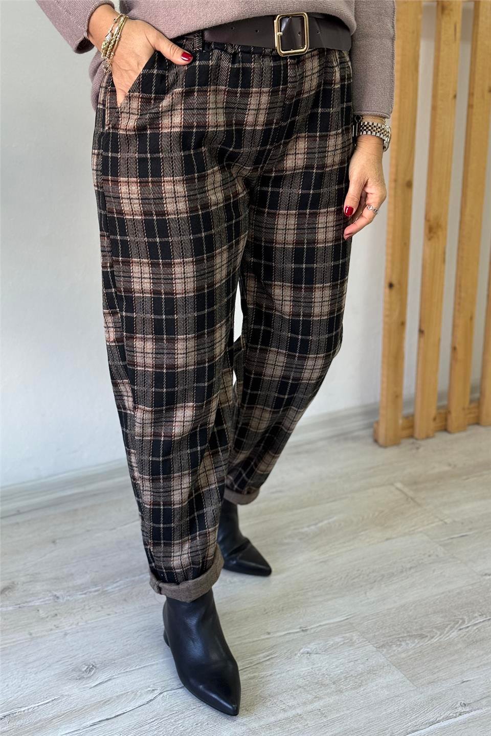 Kahve Beli Kemerli Havuç Model Ekose PantolonAPNT20250916-KAHVE-STD