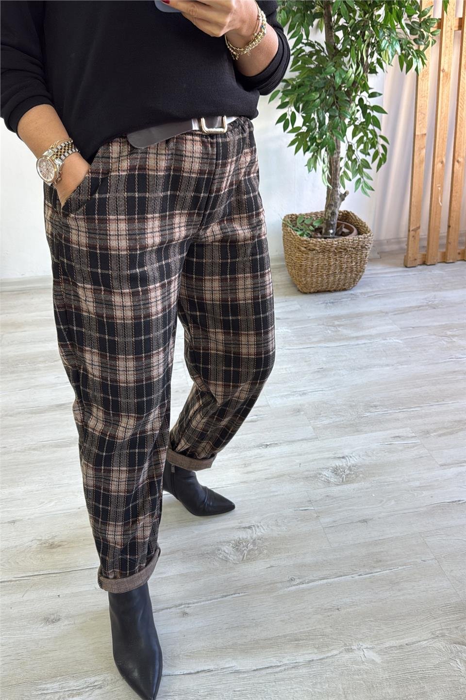 Kahve Beli Kemerli Havuç Model Ekose PantolonAPNT20250916-KAHVE-STD