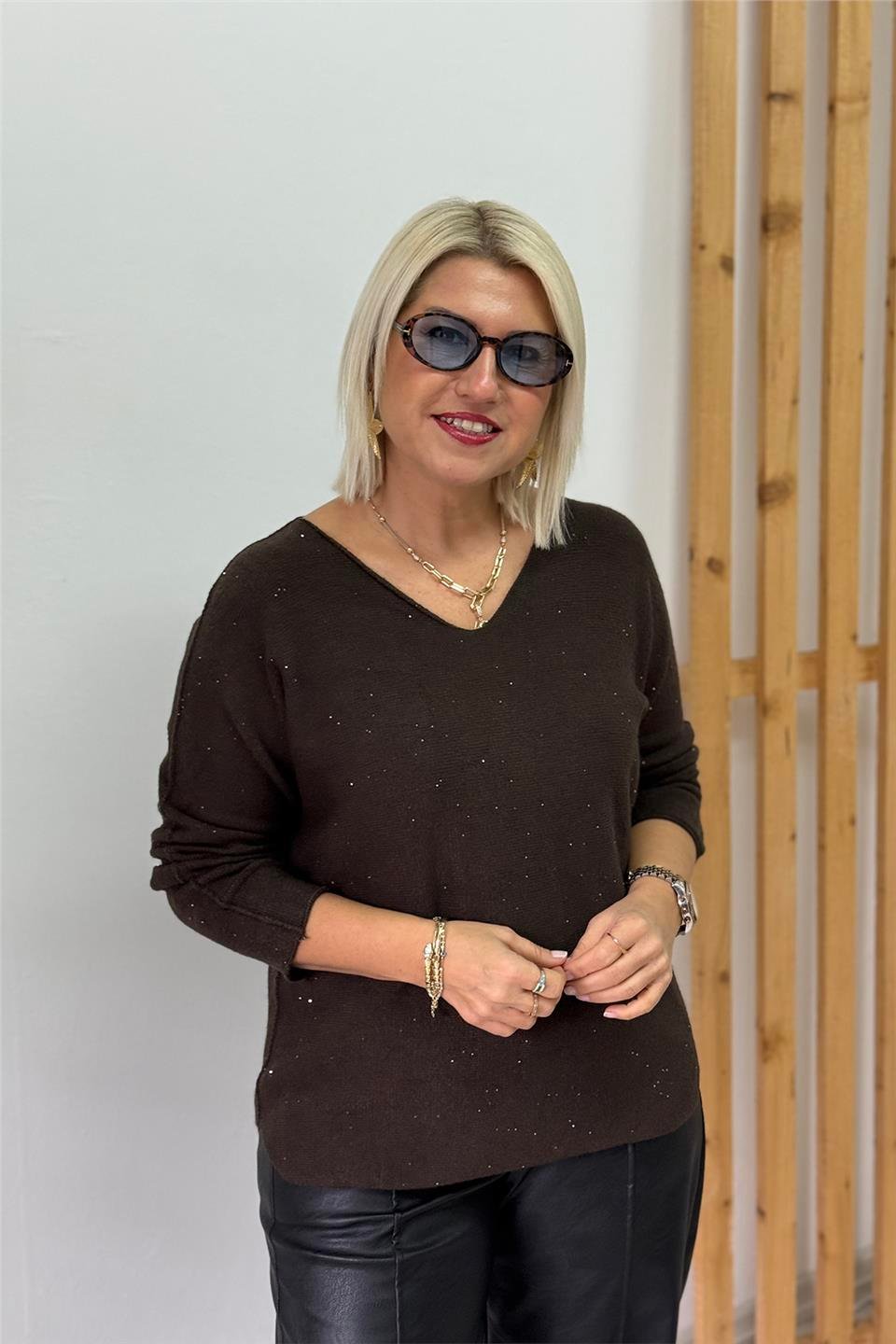 Kahve V Yaka Pullu Uzun Kol İthal TrikoUT24111047-KAHVE-STD