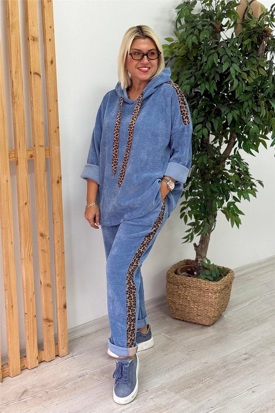 Kahverengi Kapüşonlu Leopar Şeritli İthal Kadife İkili TakımUTK2501181-MAVI-STD