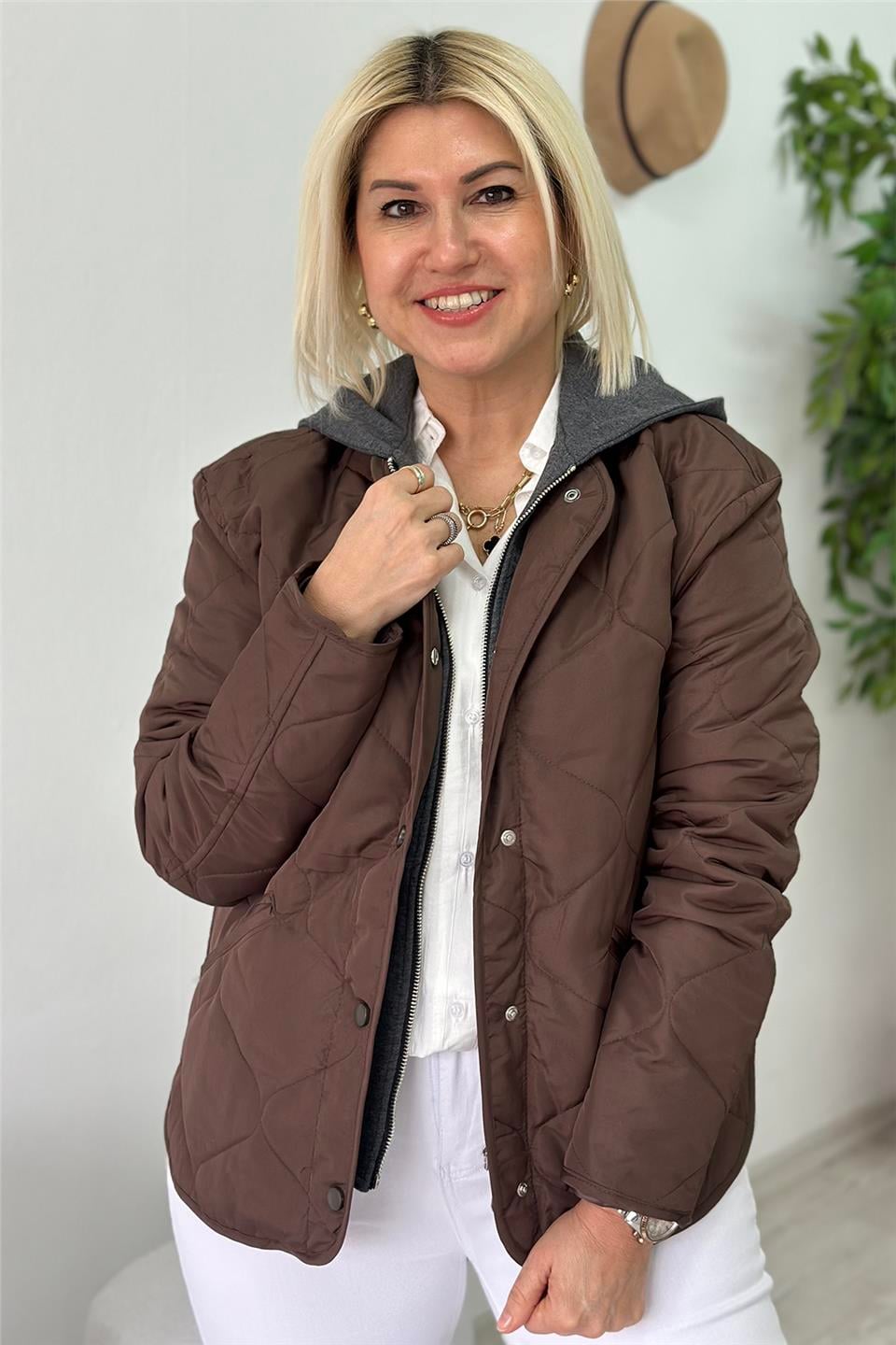 Kahverengi Kapüşonlu Sweat Garnili Kapitone CeketECKT2500124-KAHVERENGI-S