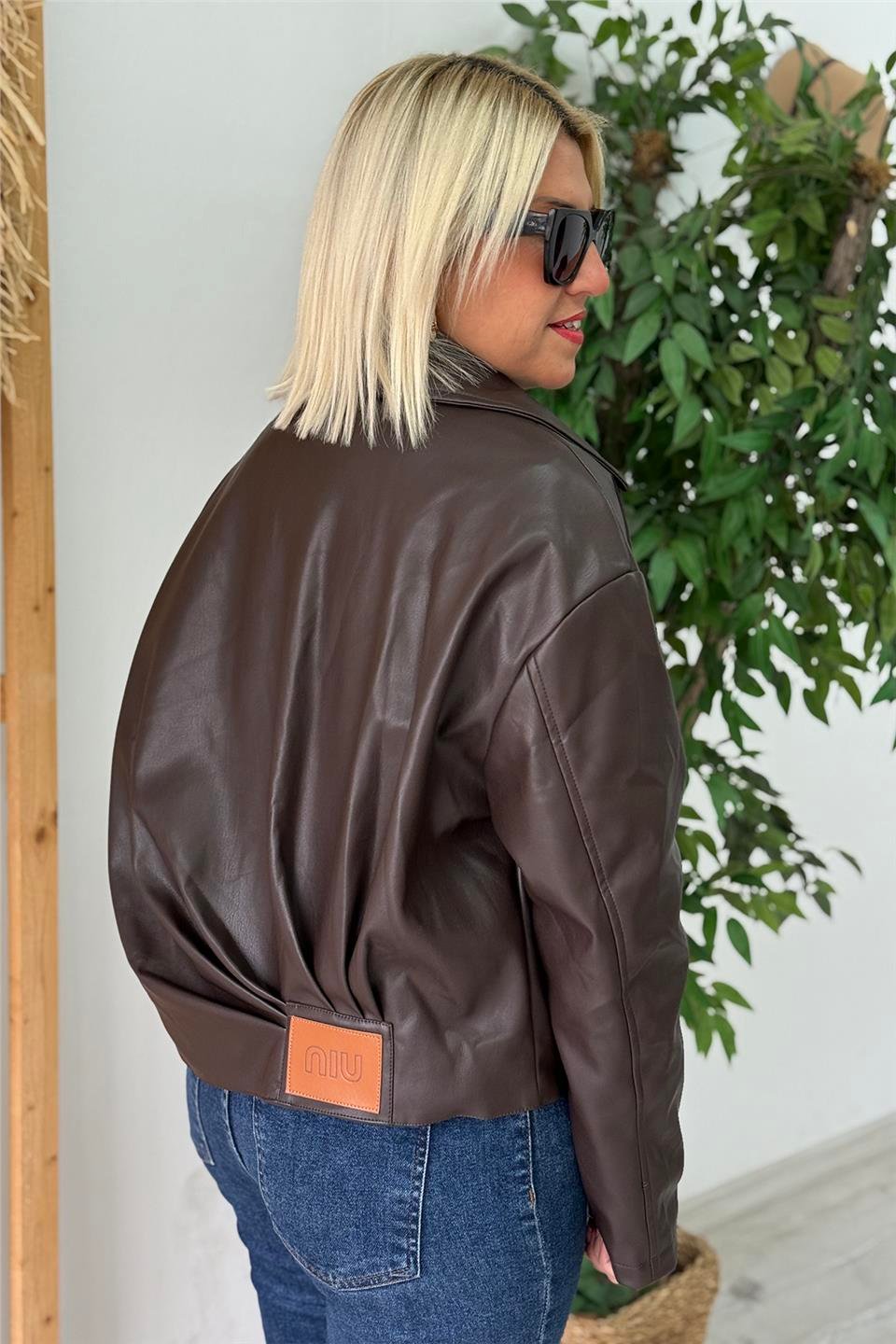 Kahverengi Polo Yaka Fermuarlı Deri CeketECKT2500136-KAHVERENGI-SM