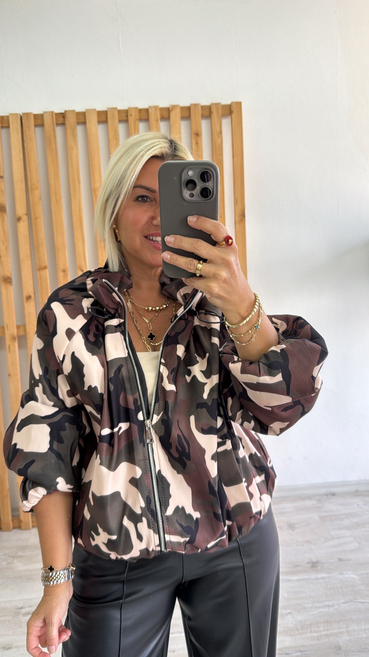 Kamuflaj Fermuarlı Kısa MontDM202609007-KAHVE-STD