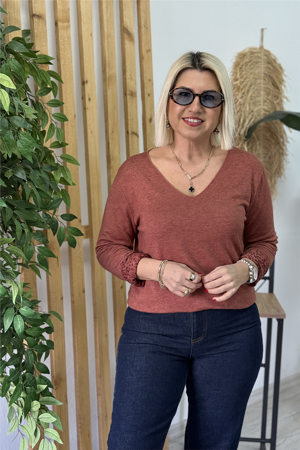 Kiremit V Yaka Çıtır Desenli BluzUBL2412262-KIREMIT-STD