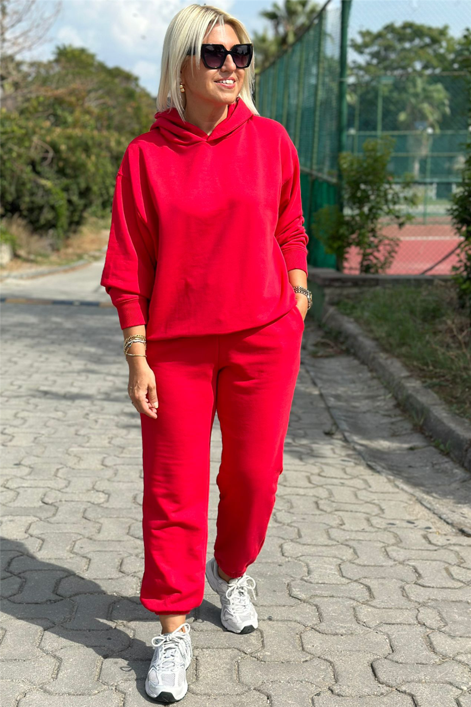 Kırmızı Kapüşonlu Üç İplik TakımUK2260376-KIRMIZI-S