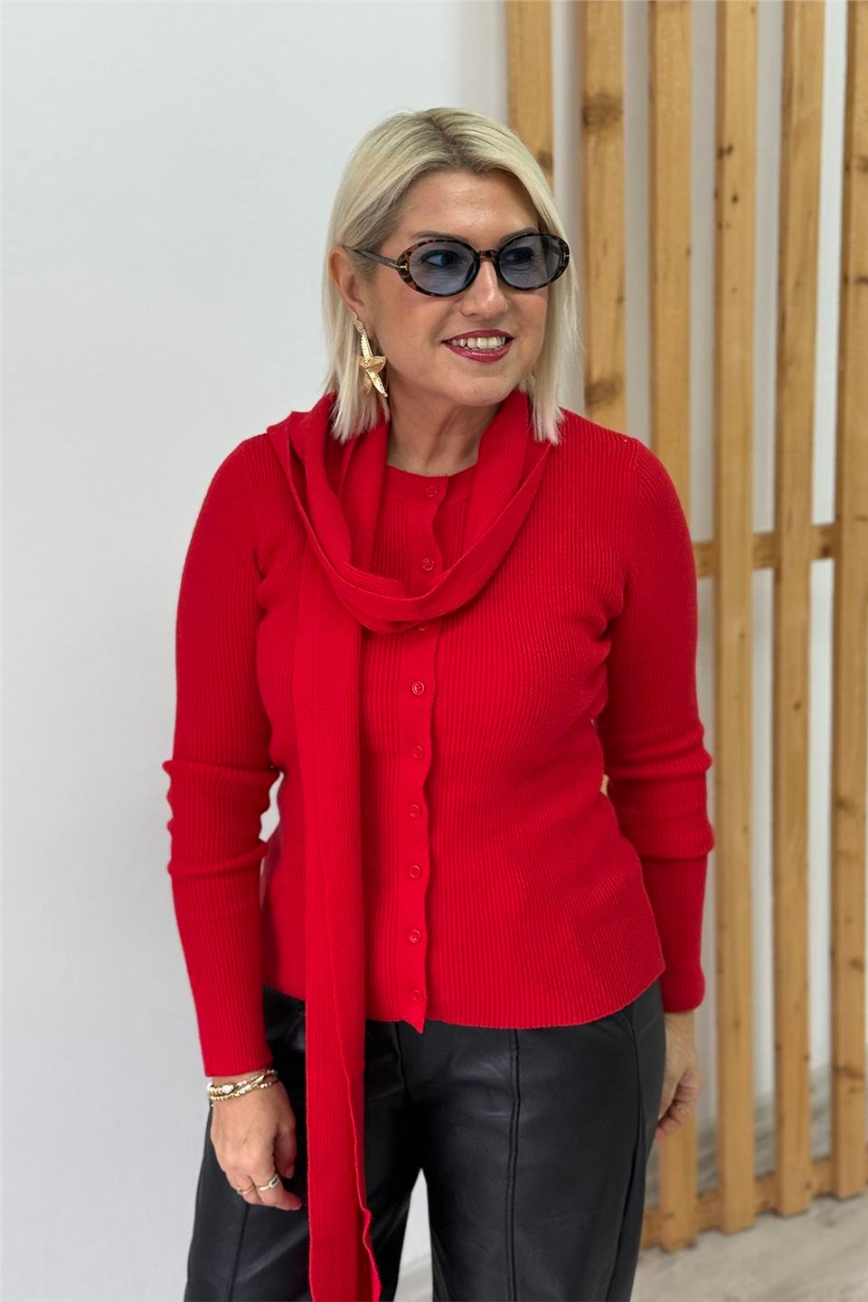 Kırmızı Şal Yakalı Fitilli Düğmeli TrikoUT24111048-KIRMIZI-STD