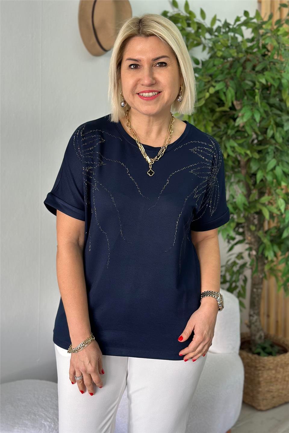 Lacivert Bisiklet yaka Çiçek Desen Taş Baskılı Penye TshirtUTS25002062-LACIVERT-M/L