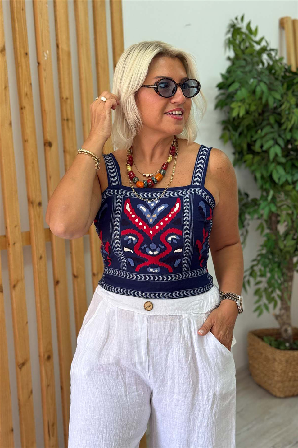 Lacivert Etnik Desen Sıfır Kol BluzUBL2412278-LACIVERT-STD