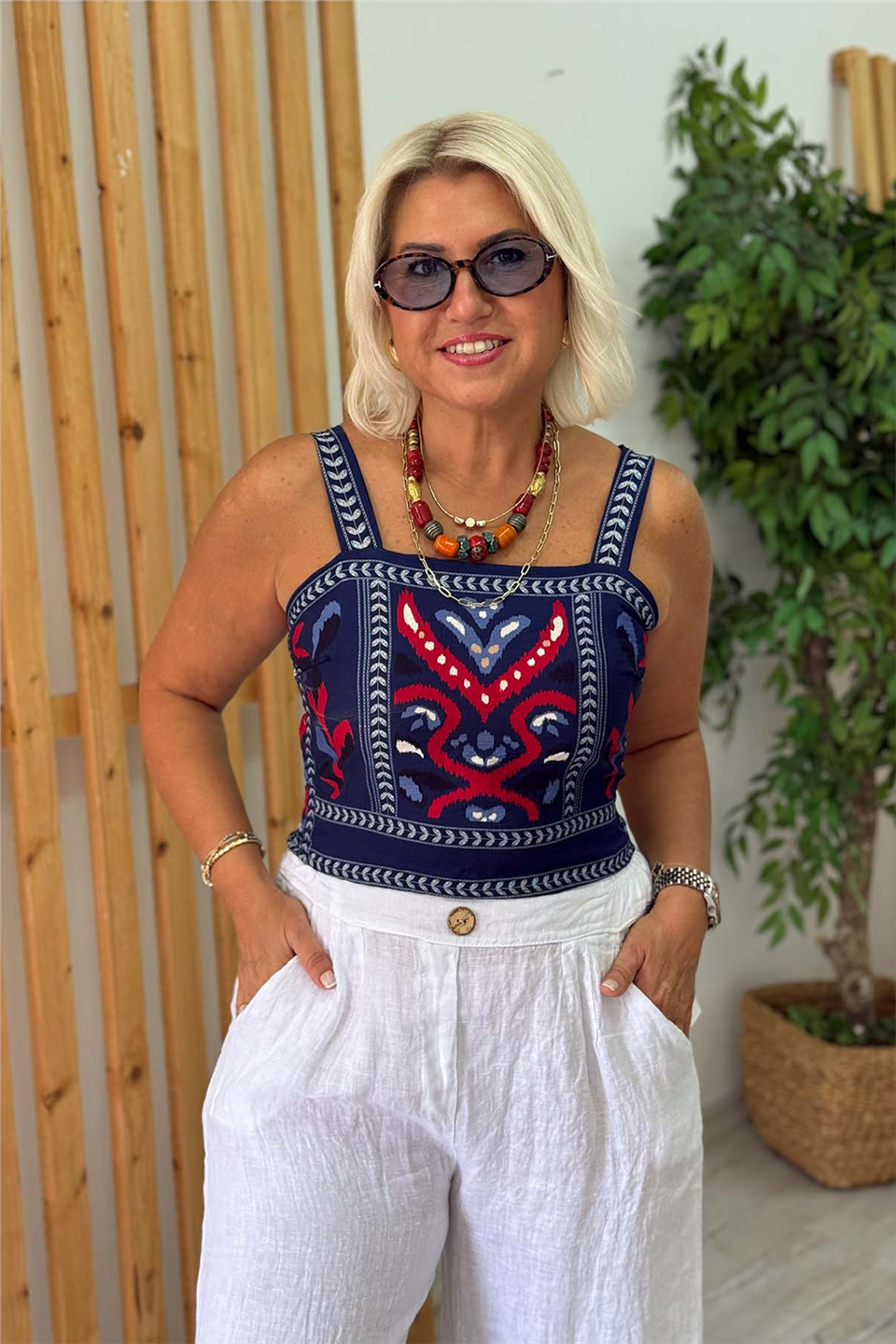 Lacivert Etnik Desen Sıfır Kol BluzUBL2412278-LACIVERT-STD