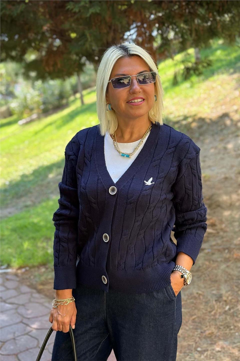Lacivert Kuş Nakışlı Saçörgü Düğmeli HırkaDKH20250903-LACIVERT-STANDART