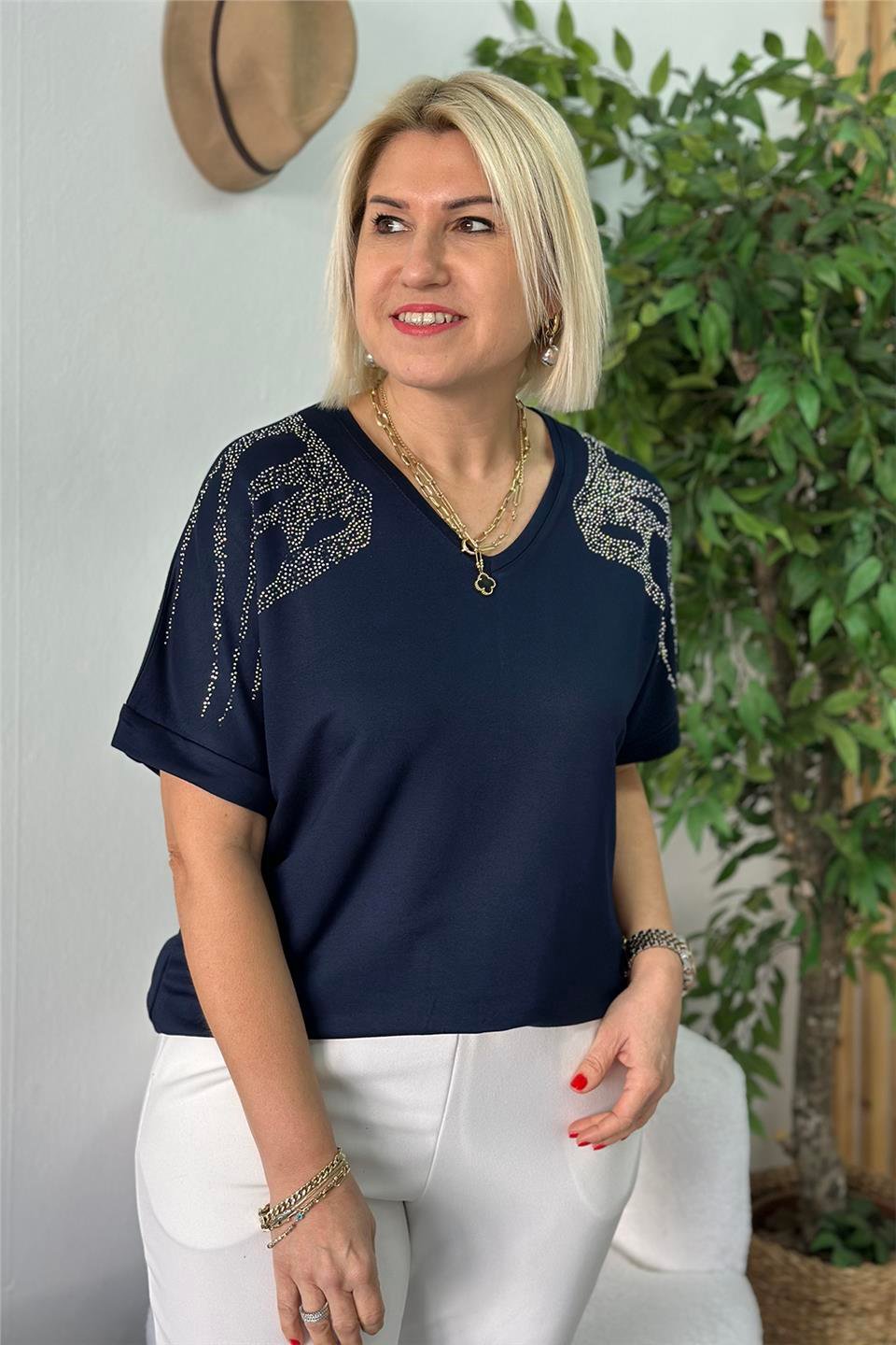 Lacivert V Yaka Omuzları Melek Kanatlı Taşlı Penye TShirtUTS25002063-LACIVERT-M/L