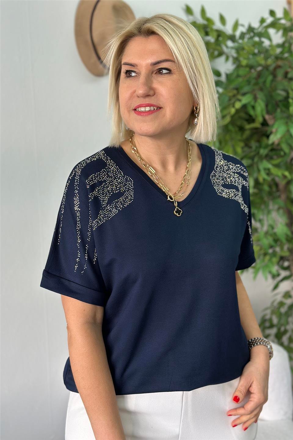 Lacivert V Yaka Omuzları Melek Kanatlı Taşlı Penye TShirtUTS25002063-LACIVERT-M/L