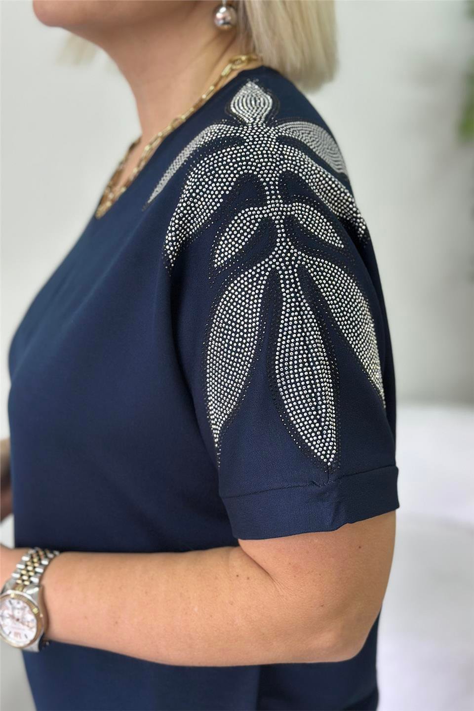 Lacivert V Yaka Yaprak Desen Taş Baskılı Penye TShirtUTS25002064-LACIVERT-M/L