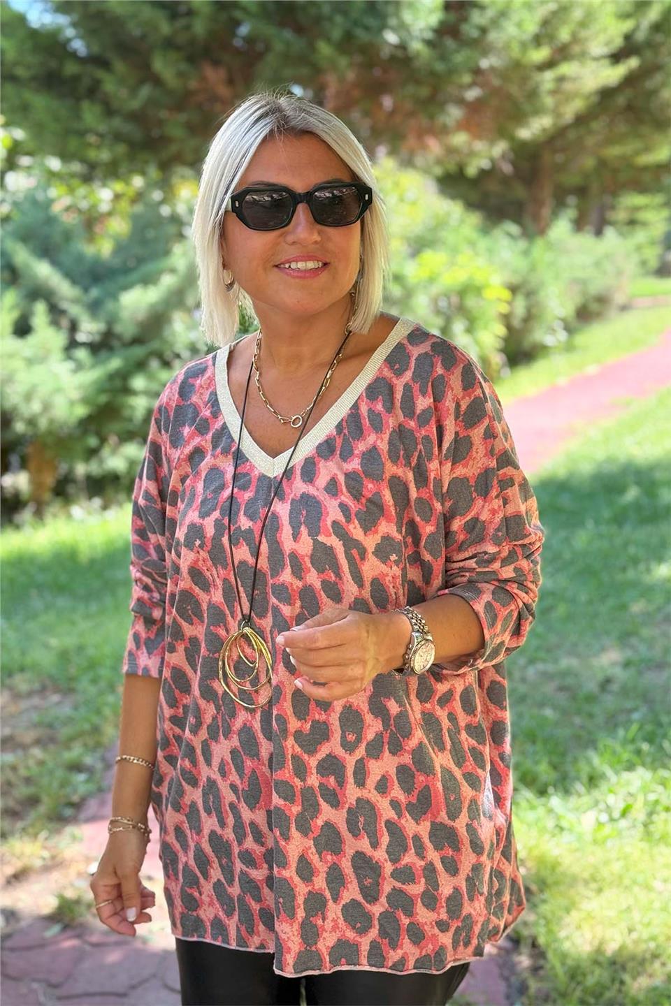 NarÇiçeği V Yaka Simli İthal Leoparlı Tunik BluzUBL2412243-NARCICEĞI-STD