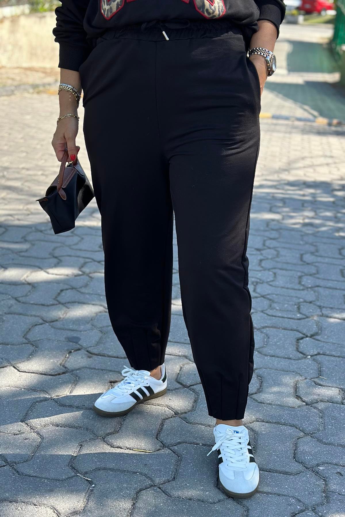 Paça Dikişi Beli Lastikli Penye Pantolon AK224058-SIYAH-S
