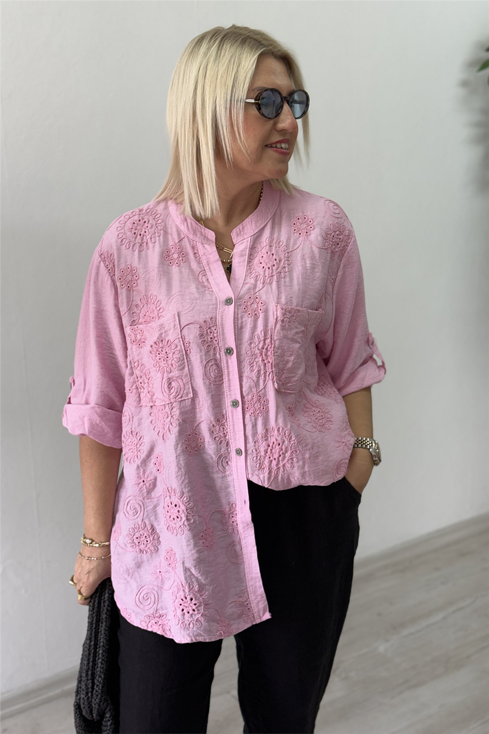 Pembe Sarmaşık Çiçek Kabartmalı Çift Cep Bağlamalı GömlekGM20260038-PEMBE-STD
