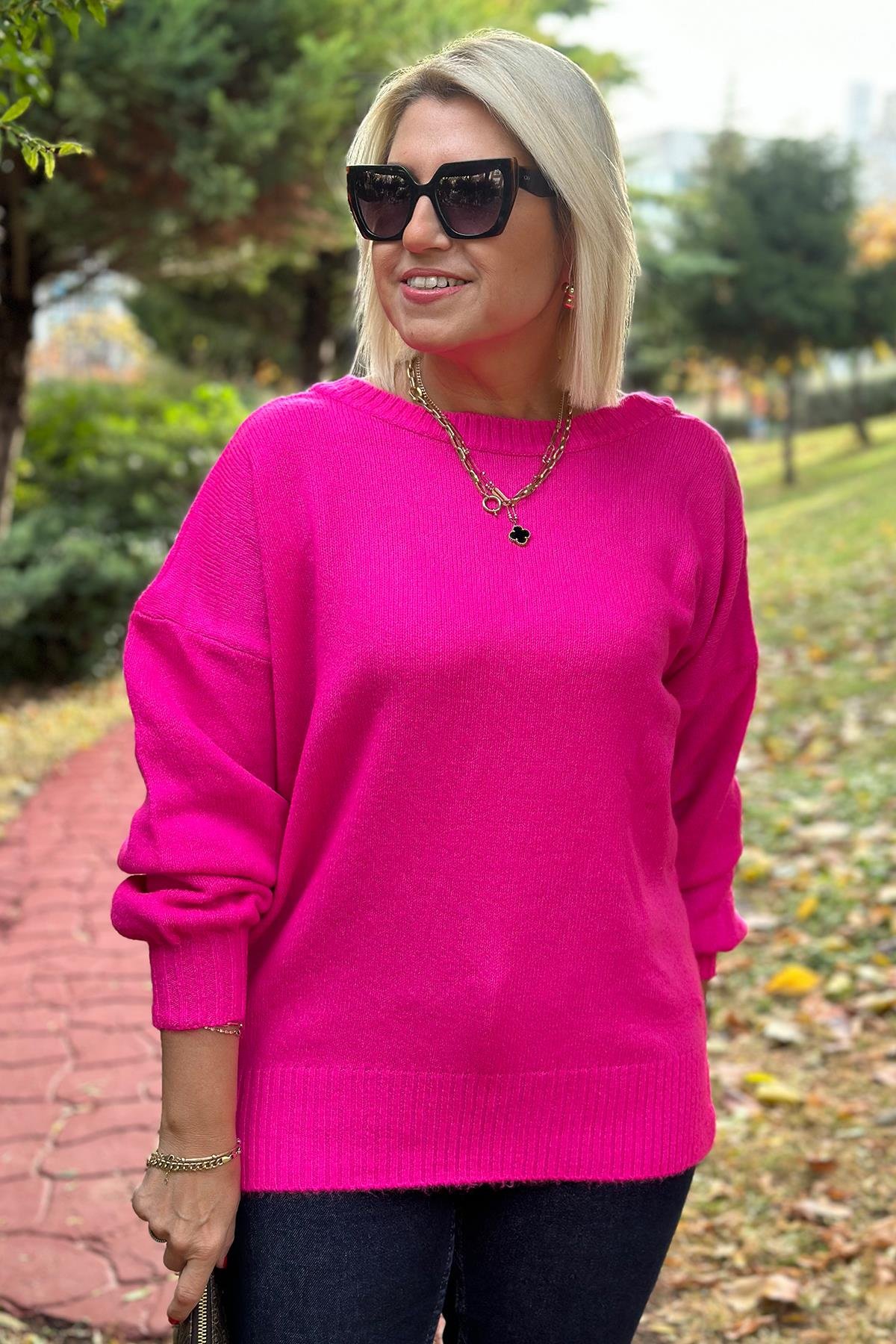 Pembe Yakası Taşlı Ön Arka Kullanımlı TrikoUT24110912-PEMBE-STD
