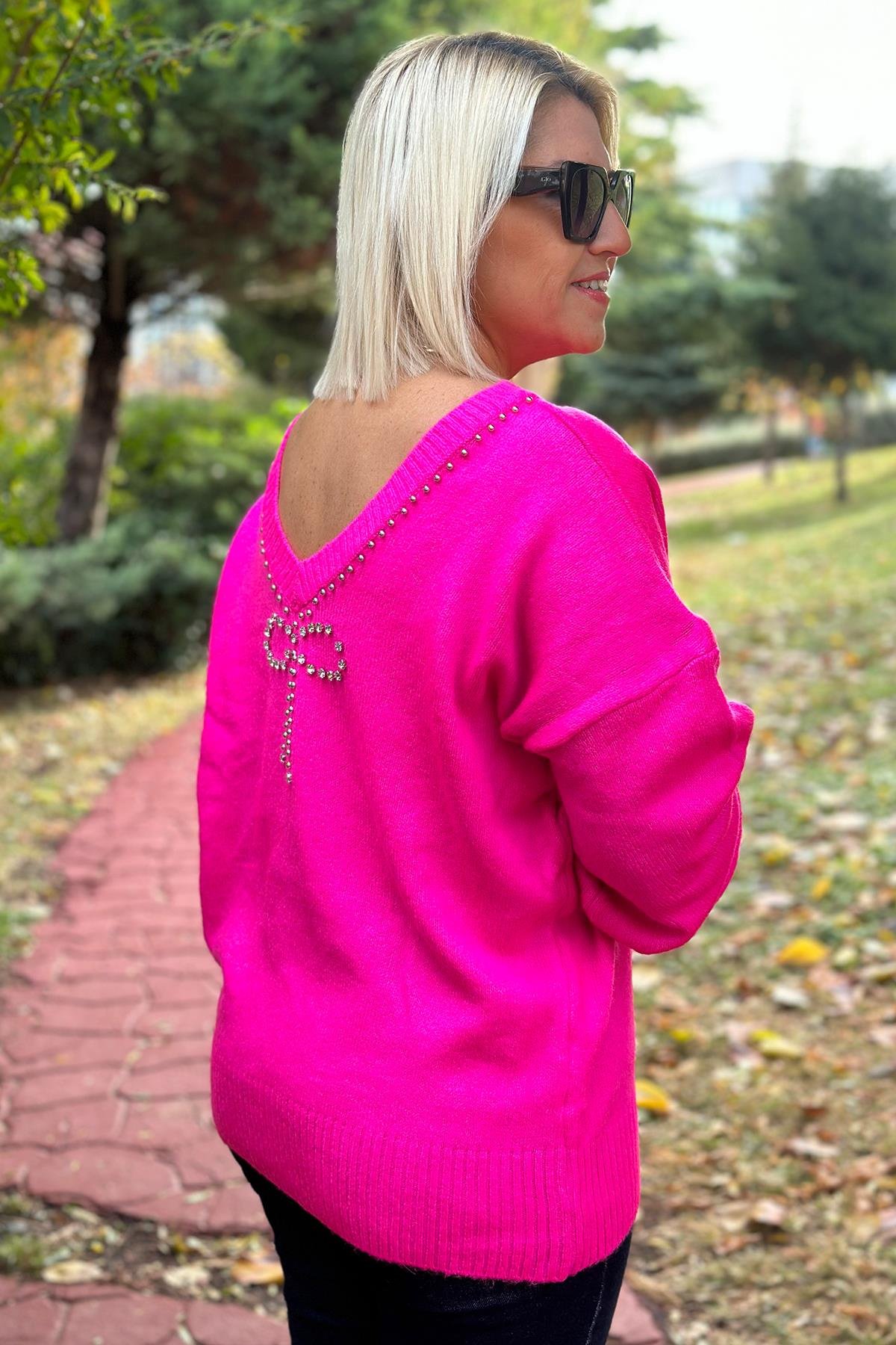 Pembe Yakası Taşlı Ön Arka Kullanımlı TrikoUT24110912-PEMBE-STD