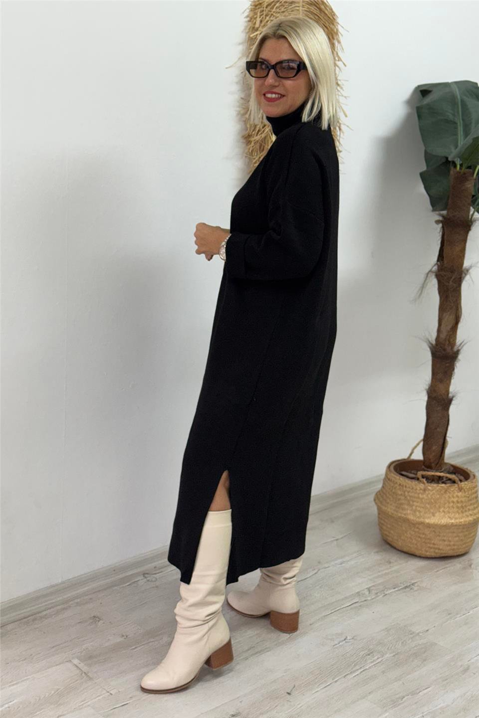 Siyah Balıkçı Yaka Yırtmaçlı Uzun Triko ElbiseELB25013122-SIYAH-STD