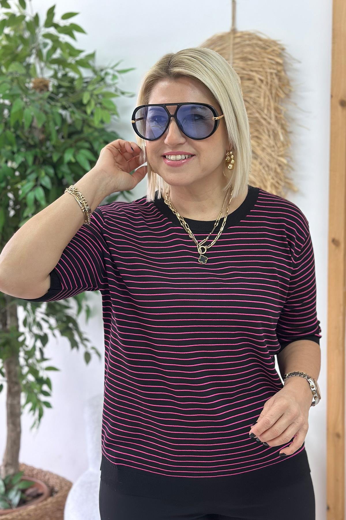 Siyah Bisiklet Yaka Çizgili Kısa Kol TrikoUT24110960-SIYAH-STD