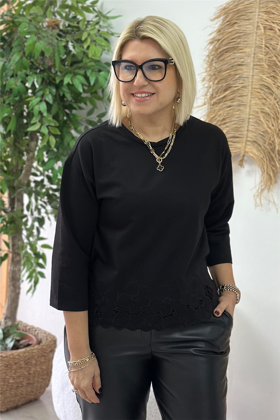 Siyah Bisiklet Yaka Eteği Fistolu Penye BluzUBL2412230-SIYAH-S