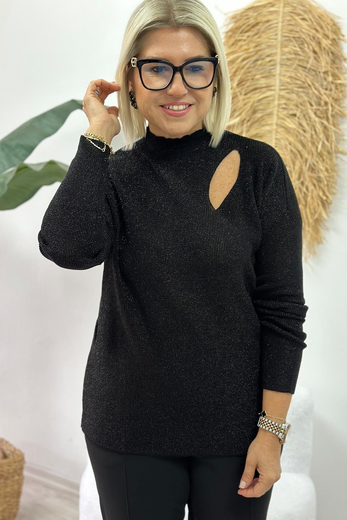 Siyah Dik Yaka Dekolte Detay Simli TrikoUT24110931-SIYAH-STD