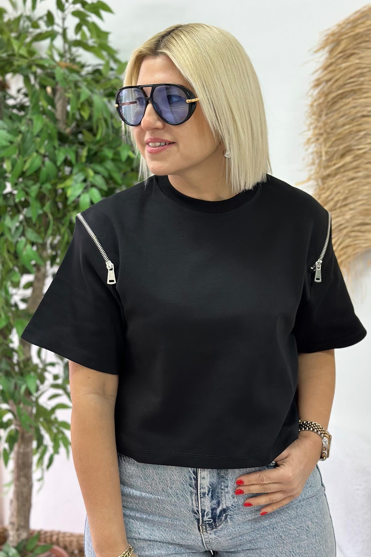 Siyah Fermuar Detaylı TshirtUTS25002056-SIYAH-STD
