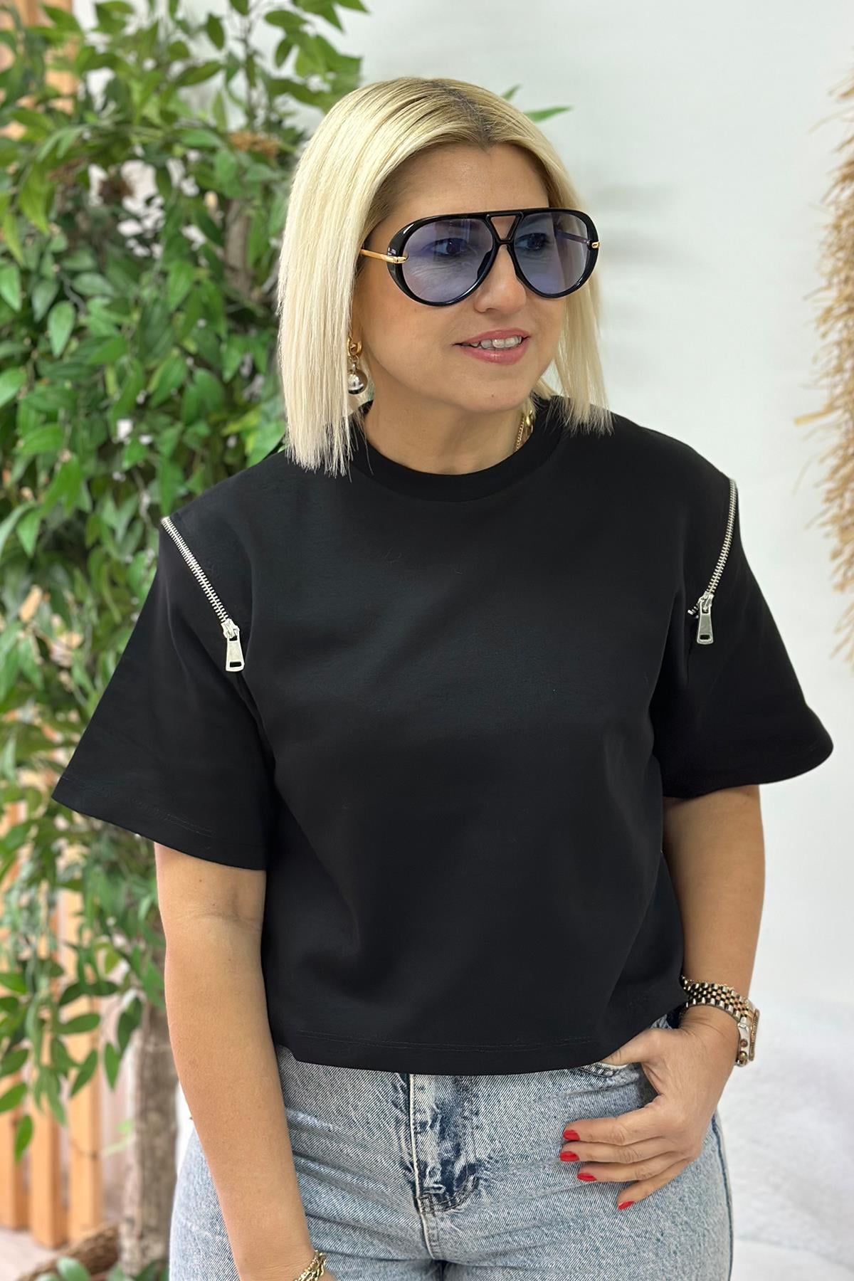 Siyah Fermuar Detaylı TshirtUTS25002056-SIYAH-STD