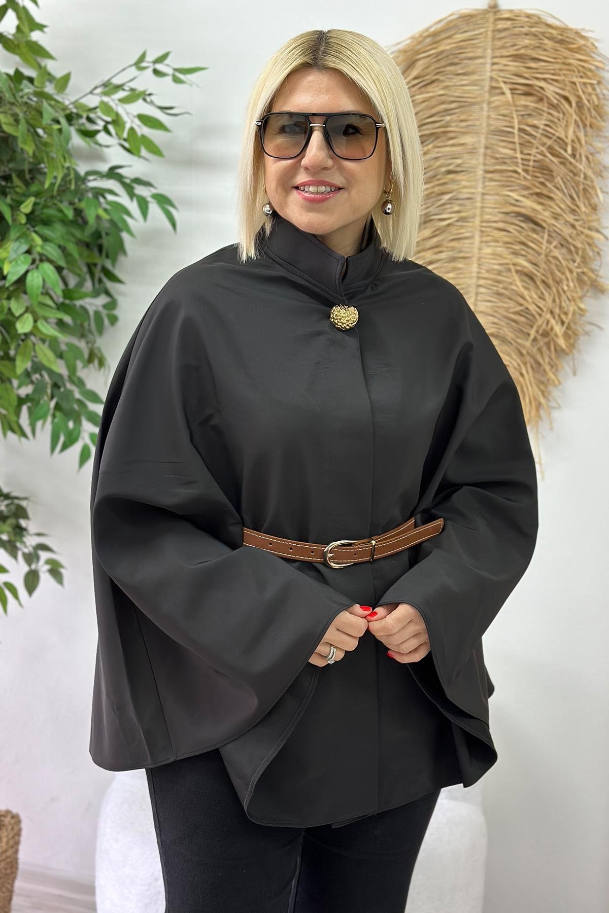 Siyah Hakim Yaka Kemerli Pelerin CeketCKT2500123-SIYAH-SM