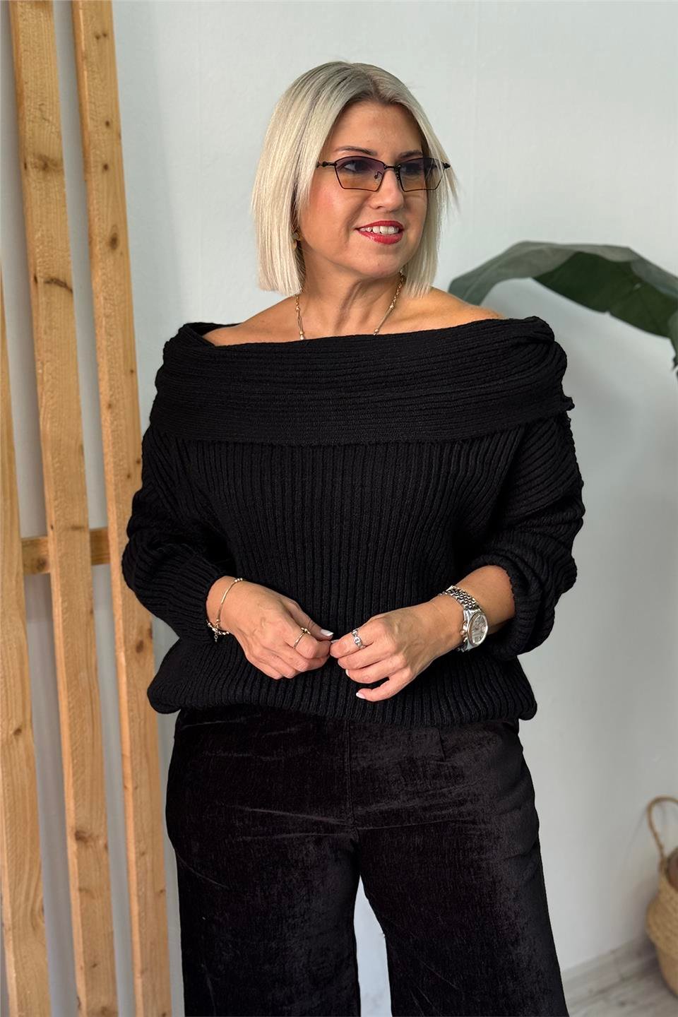 Siyah Madonna Yaka Örme Tunik KazakUT24111005-SIYAH-STD