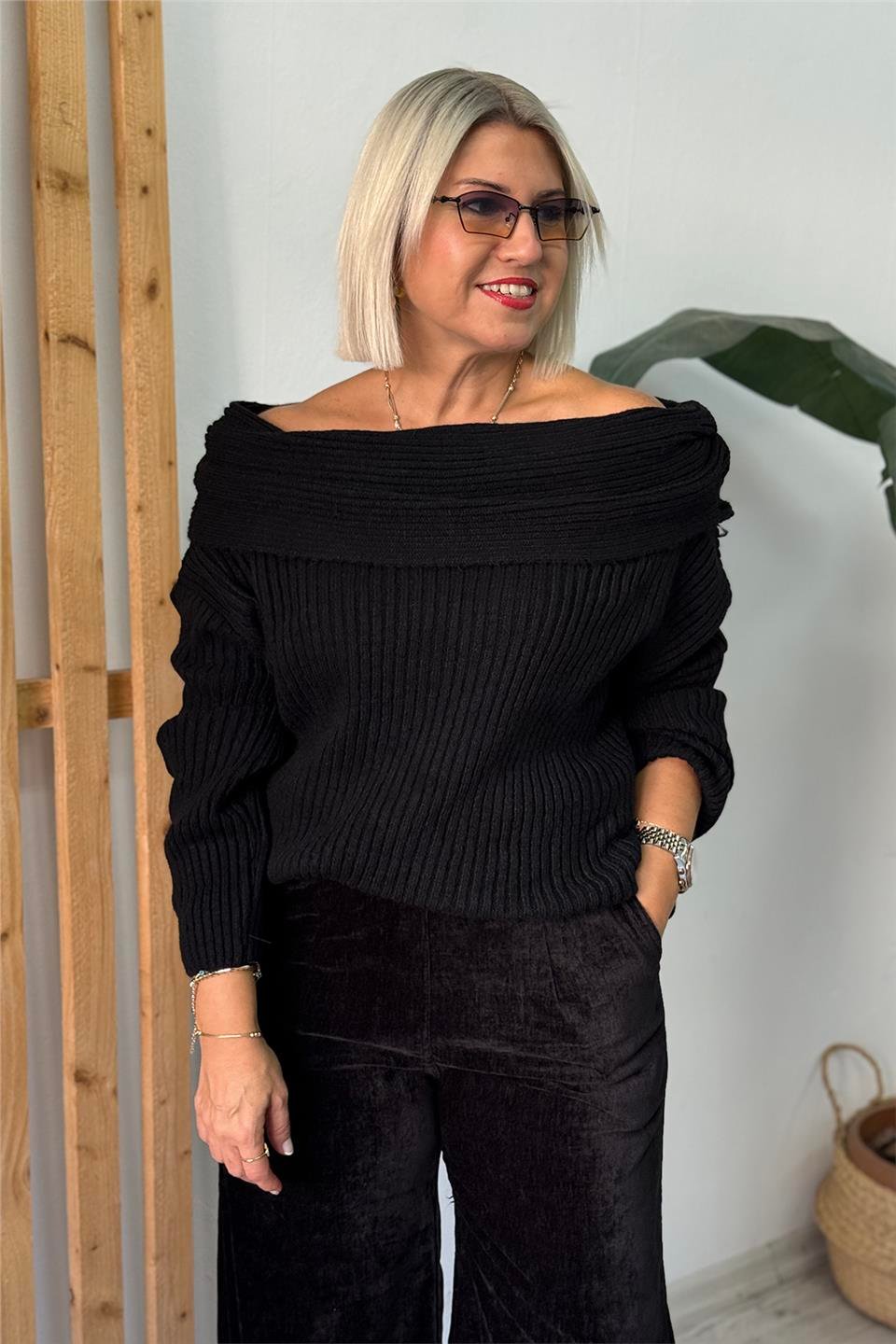 Siyah Madonna Yaka Örme Tunik KazakUT24111005-SIYAH-STD