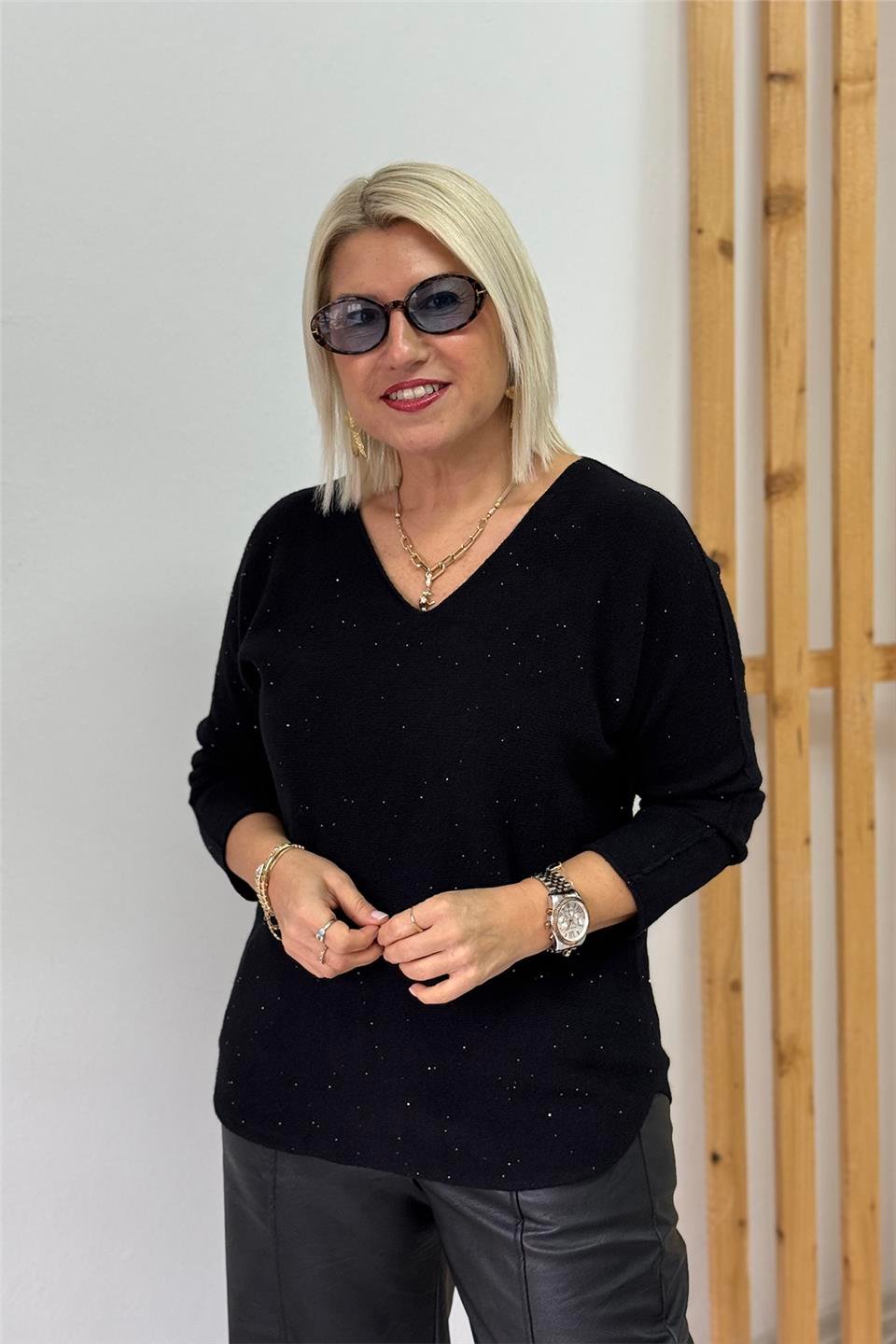 Siyah V Yaka Pullu Uzun Kol İthal TrikoUT24111047-SIYAH-STD