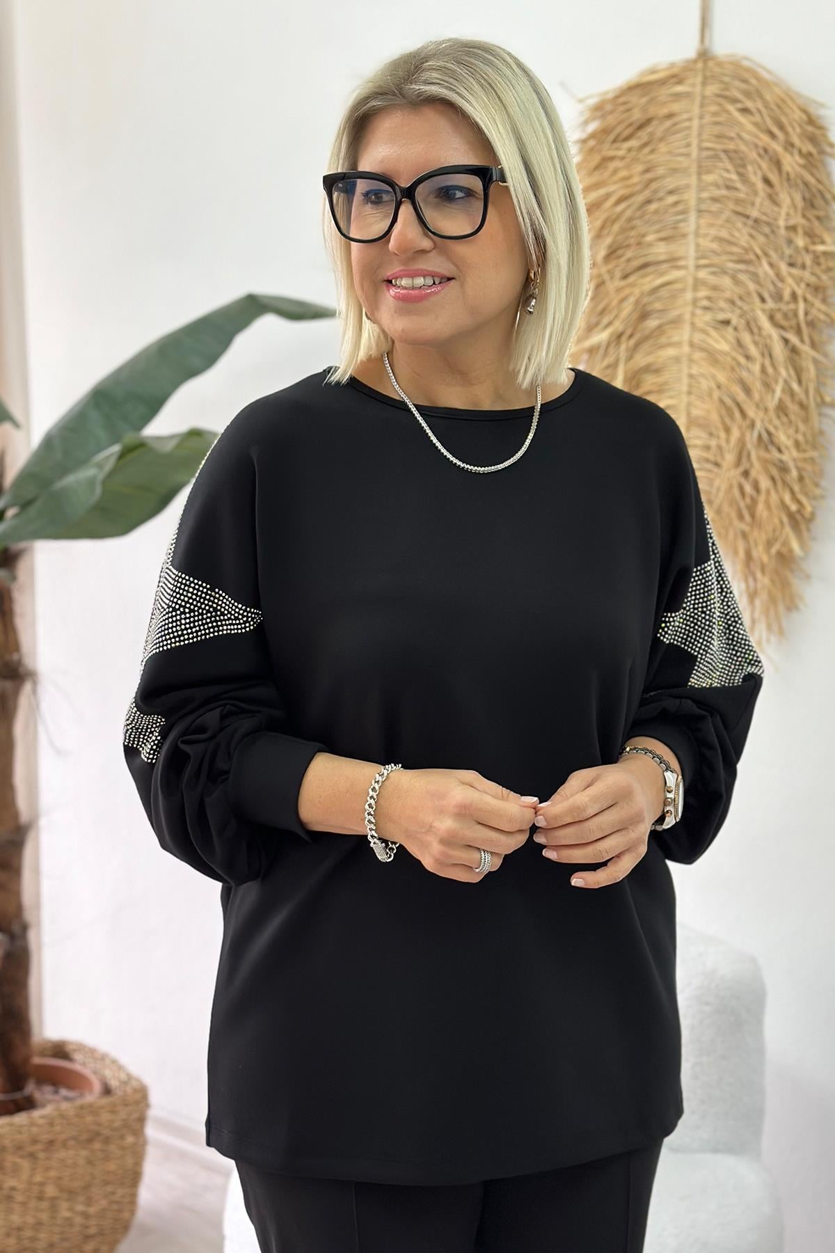 Siyah Yıldız İşlemeli Yarasa Kol Model BluzUK222058-SIYAH-S