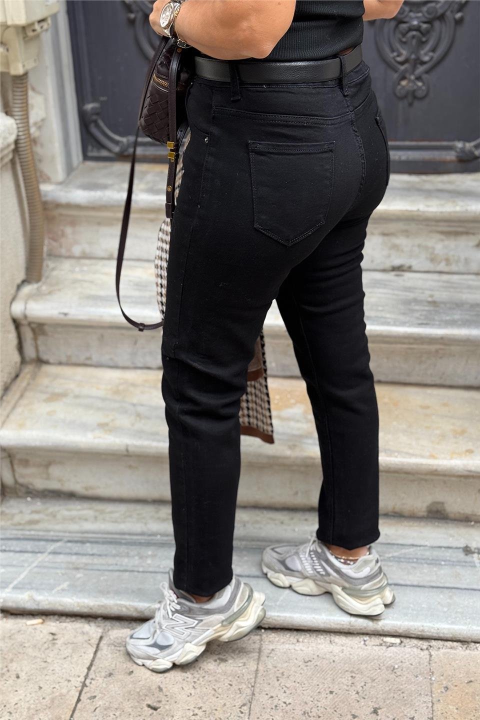 Siyah Yüksek Bel Lycralı Mom JeanAJNS2501219-SIYAH-36